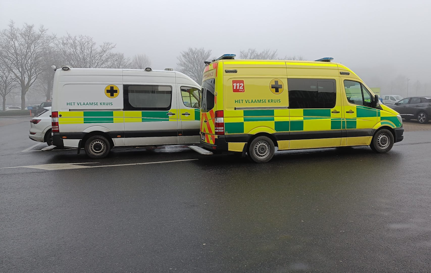 Ambulances niet dringend patiëntenvervoer + 112